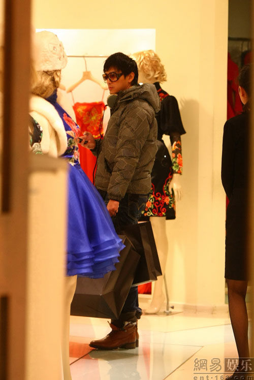 陈晓东宣布已与女友订婚 结婚日期尚未确定-陈