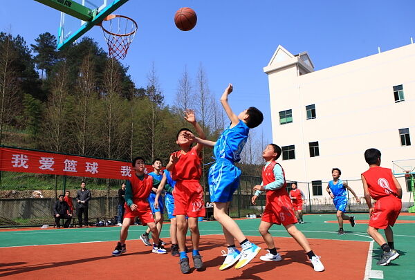 开化县2012年小学生篮球赛在北门小学举行