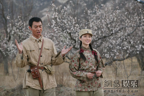 《高粱红了》登陆厦门 朱亚文"粽子宴"犒劳影迷
