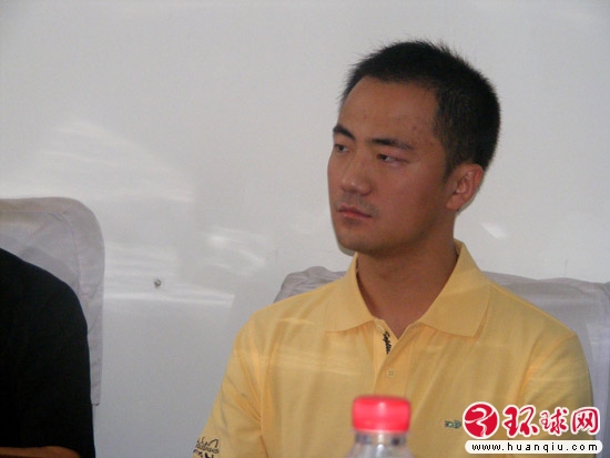 翟田田否认是贪官之子 称中国学生常受责难(图)