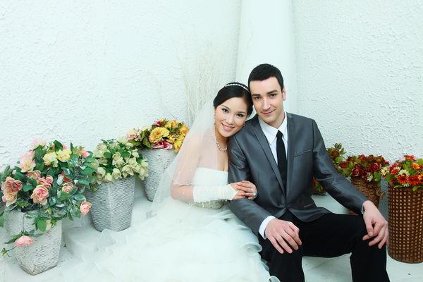 "他们这样过年"之二:带着洋女婿回家过年 新婚新春双喜临门