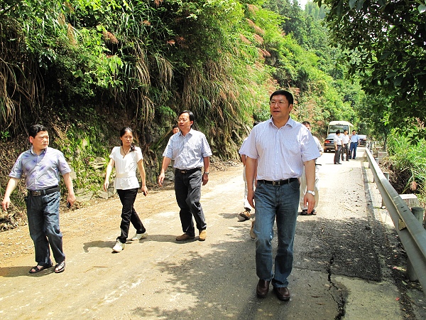 切实加强防范  全力保障安全  毛建民赴开化林山乡看望慰问受灾群众