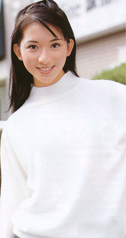 网曝林志玲出道前"艳照" 穿比基尼拉大提琴