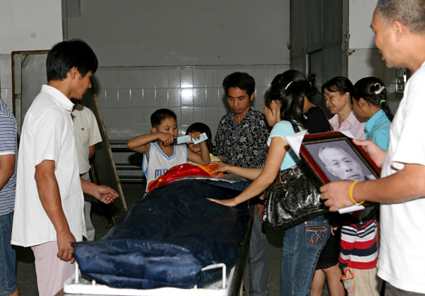 张行仁老人遗体被送往浙江大学医学院